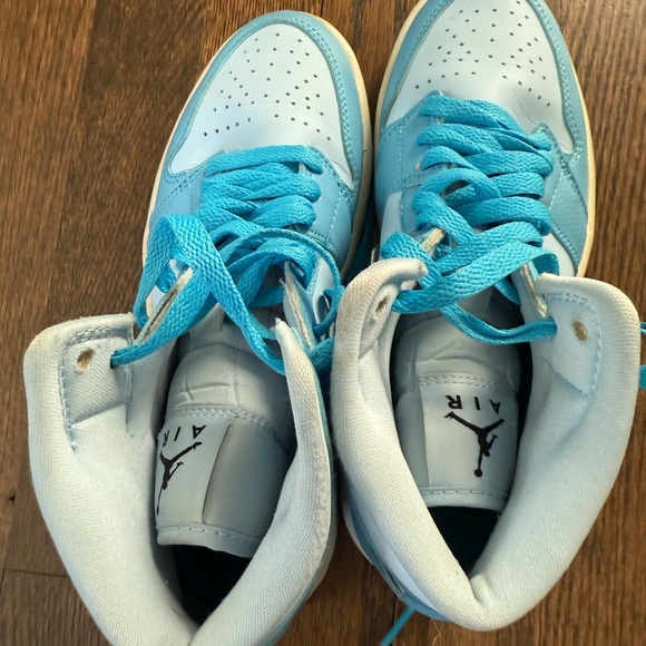 Air Jordan High-Top Sneakers - Ice blue. Size 7 women’s - Picture 5 of 6